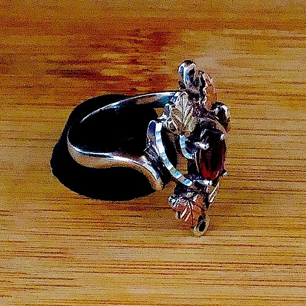 $165 12K Gold & Sterling Black Hills Gold Estate Ring Size 7 & 1/4 C.CO.STER12K - Picture 5 of 9